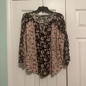 Democracy Floral Print Women's Top - Black and Pink